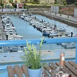 Stunning With Marina Views Apartamento *