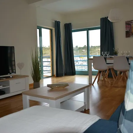 Apartment Stunning With Marina Views *