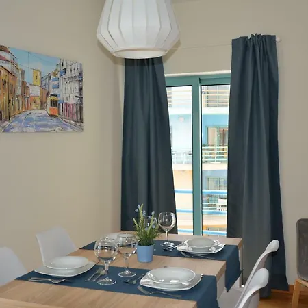 Apartment Stunning With Marina Views