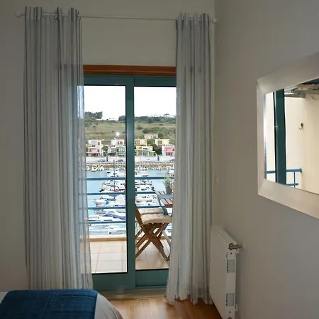 Stunning With Marina Views Apartment